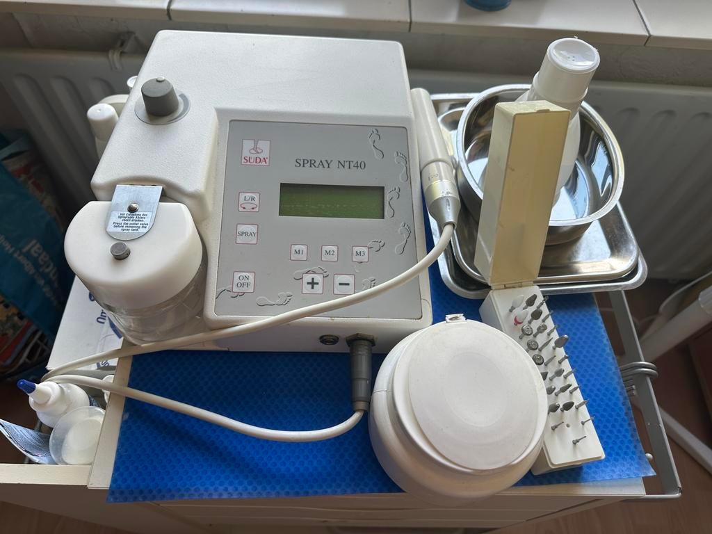 Set pedicure uitrusting met stoel en pedicuremotor, Ophalen, Gebruikt, Hand- en Voetverzorging