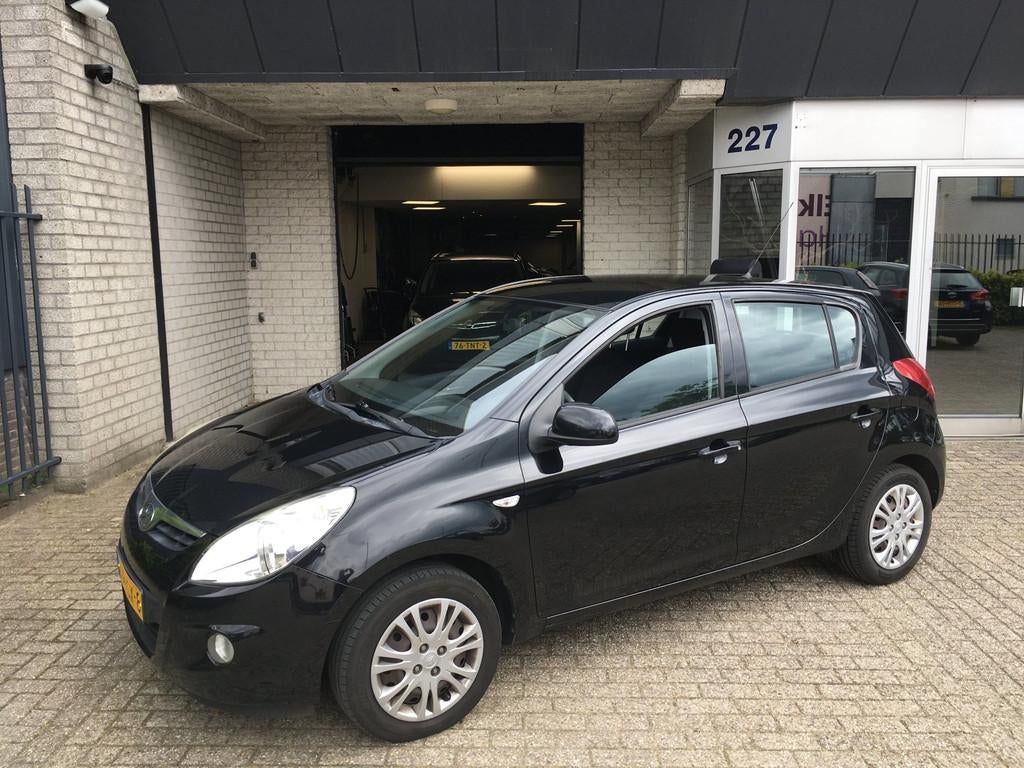 Hyundai I20 1.2i DynamicVersion / AIRCO / APK JUNI 2027 / 5, 450 kg, Gebruikt, 31 €/maand, 4 cilinders