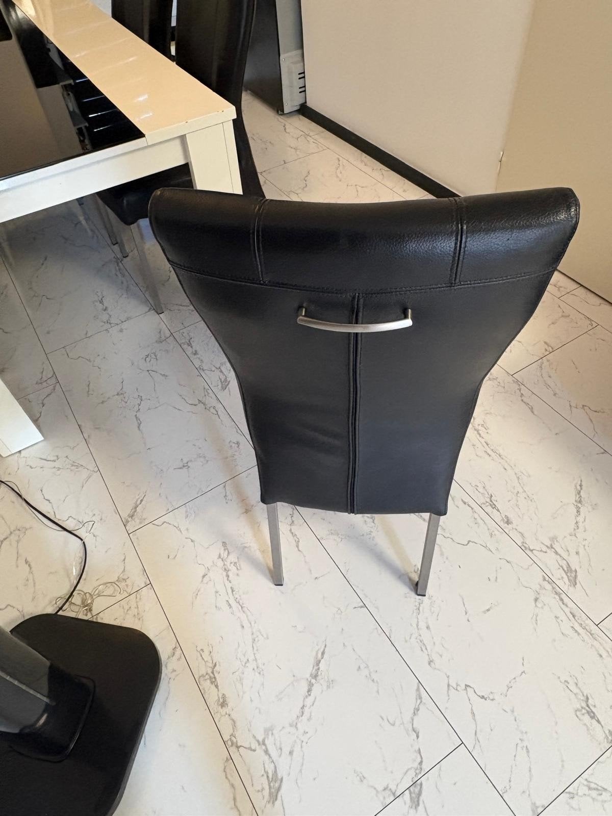 Eettafel met 6 zwarte leren stoelen (snel ophalen!), Ophalen, Zo goed als nieuw, 4 tot 6 stoelen