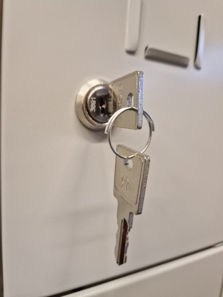ALRECU Lockerslot RONIS Cilinderslot Kantelslot (nieuw), Info@alrecu.nl, Nieuw, Ophalen of Verzenden, Industrieel