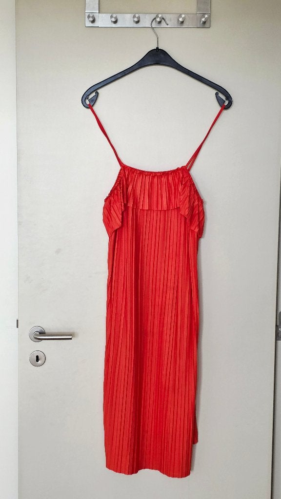 Koraalrood zomerjurkje met spaghettibandjes maat M, Kleding | Dames, Maat 38/40 (M), Ophalen of Verzenden, Zo goed als nieuw, Knielengte
