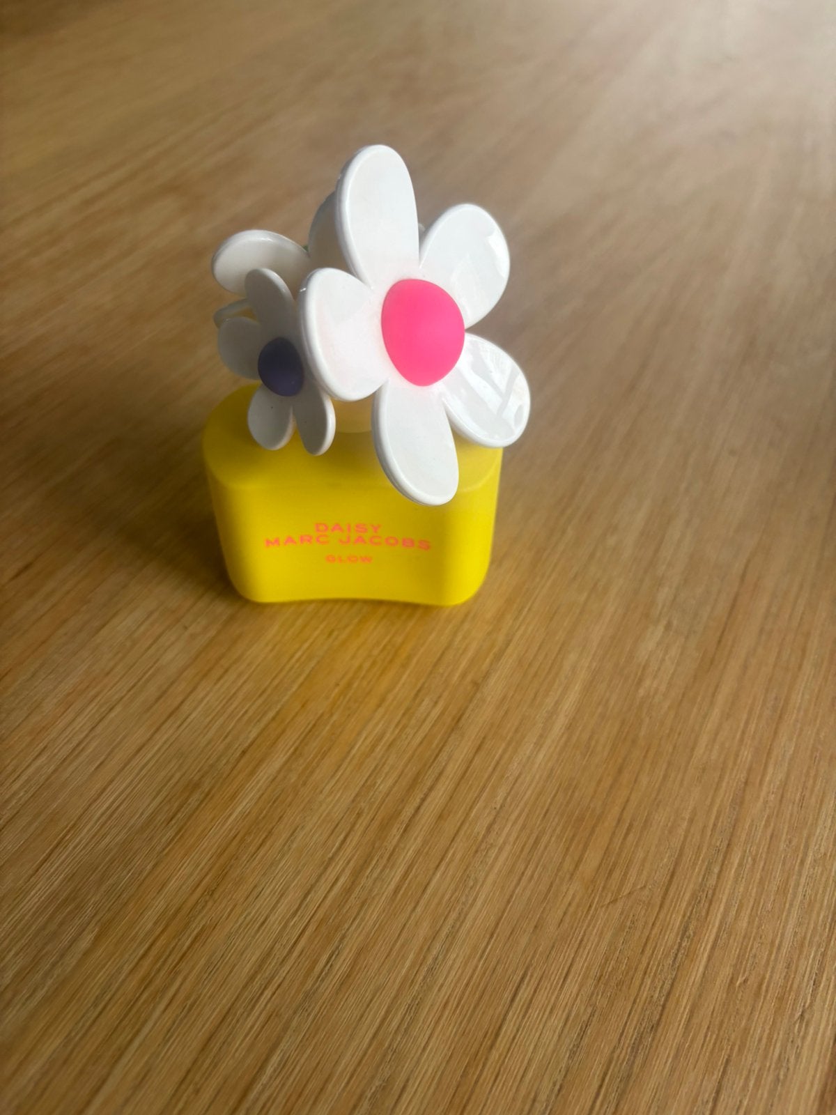 Daisy Marc Jacobs, Ophalen of Verzenden, Zo goed als nieuw