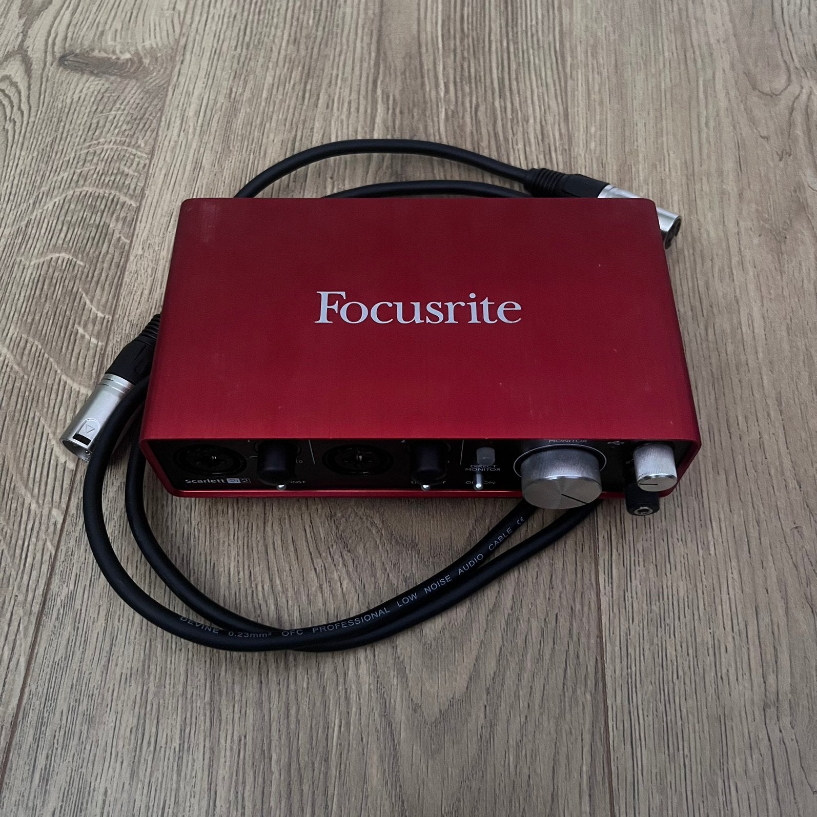 Focusrite Scarlett 2i2 2nd gen audio interface met xlr kabel, Ophalen of Verzenden, Zo goed als nieuw