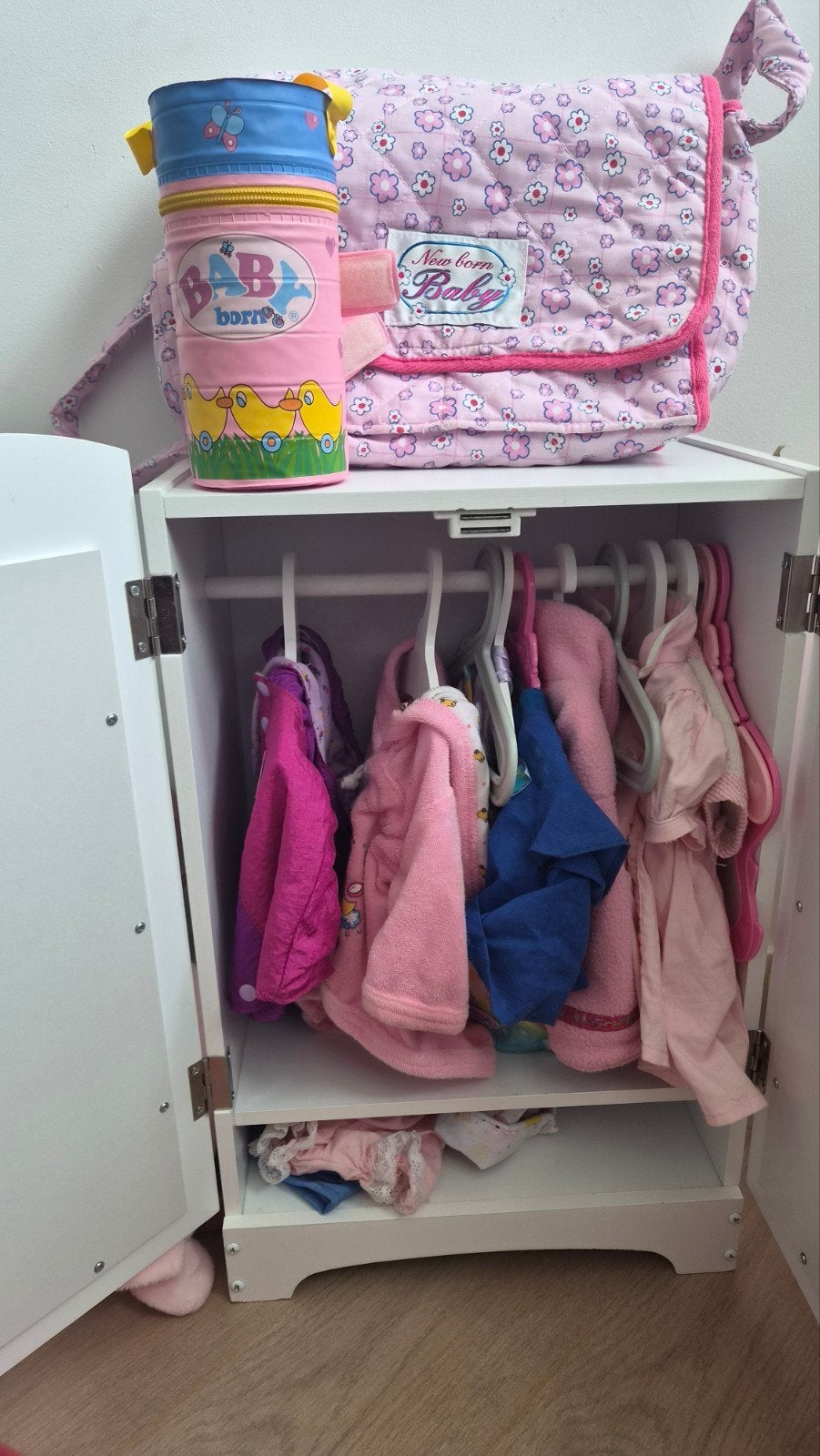 Foto 7 van Grote Baby Born set: pop, kleding, meubels en accessoires