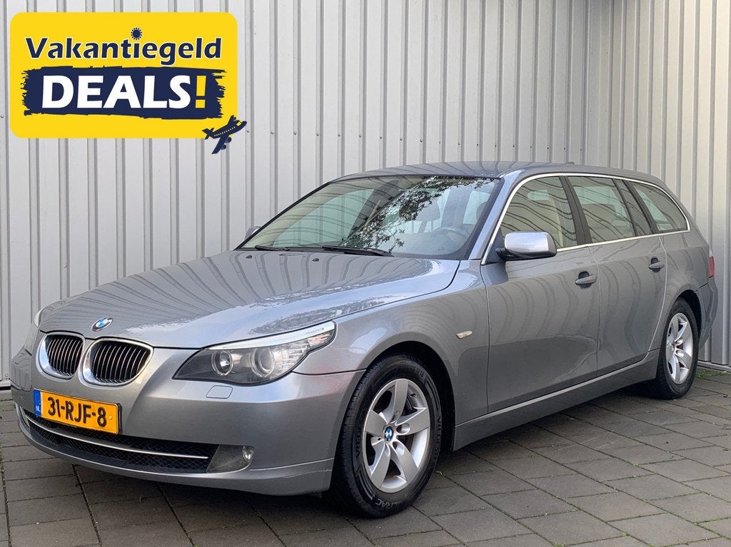 BMW 5-serie Touring 525i|Automaat|Airco|Leder|, Auto's, BMW, Achterwielaandrijving, Gebruikt, Beige, 2000 kg