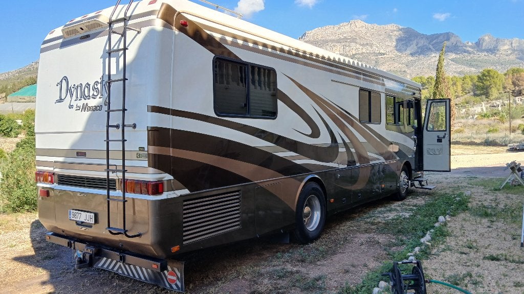 Monaco Dynasty 34 Motorhome  BIJNA GEEN WEGENBELASTING 75 PM, Chemisch toilet, Gaslek-detector, Ringverwarming, 10 meter en meer