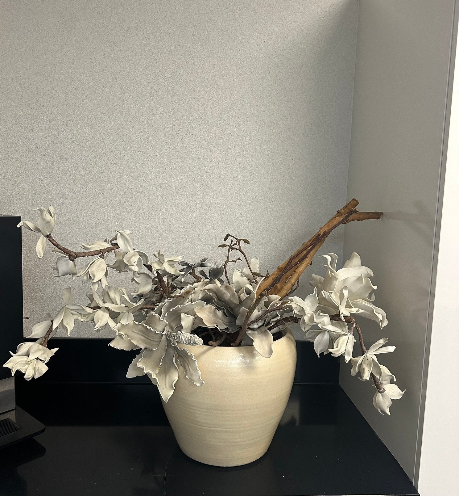 Grote bloempot met droogbloemen, 25 tot 40 cm, Rond, Ophalen of Verzenden, Zo goed als nieuw