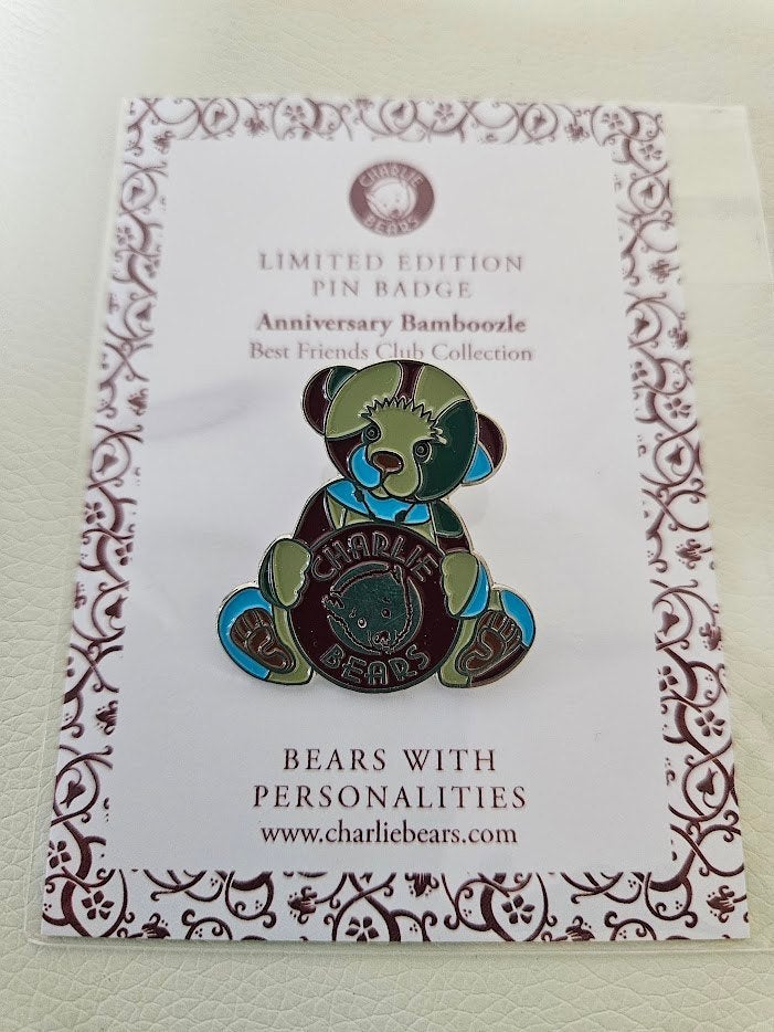 Charlie Bears bear beer Bamboozle pin pinbadge club BFC, Verzamelen, Ophalen of Verzenden, Nieuw, Merk, Speldje of Pin