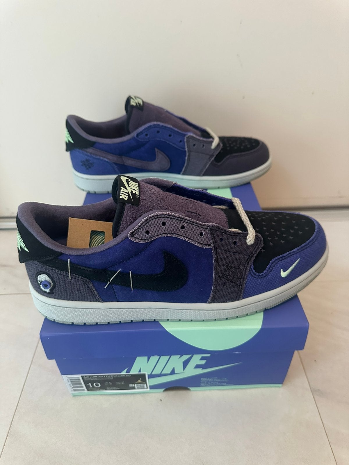 Jordan 1 Retro Low OG Zion Williamson Voodoo Alternate EU 44, Kleding | Heren, Ophalen of Verzenden, Nieuw, Overige kleuren