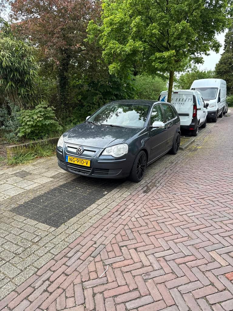 Volkswagen Polo 1.4 TDI 59KW Blue Motion 2009 Grijs, Auto's, Volkswagen, Voorwielaandrijving, 26 km/l, 1422 cc, 3 cilinders
