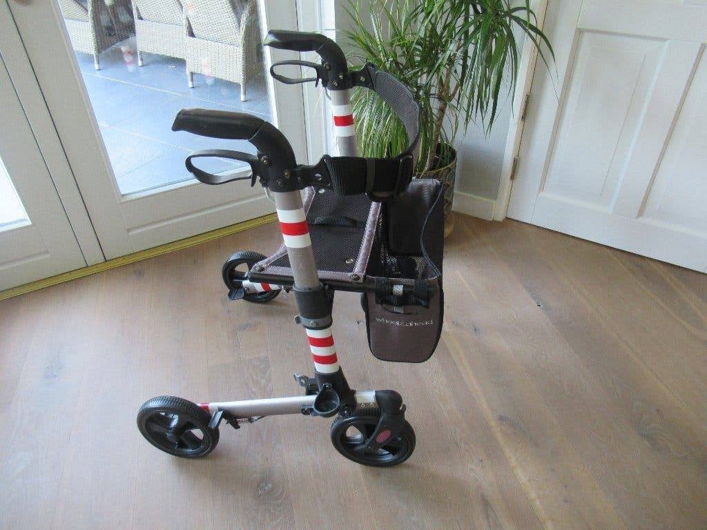 Mooie Lichtgewicht Wheelzahead rollator voor slechtzienden, Diversen, Rollators, Ophalen of Verzenden, Opvouwbaar, Zo goed als nieuw