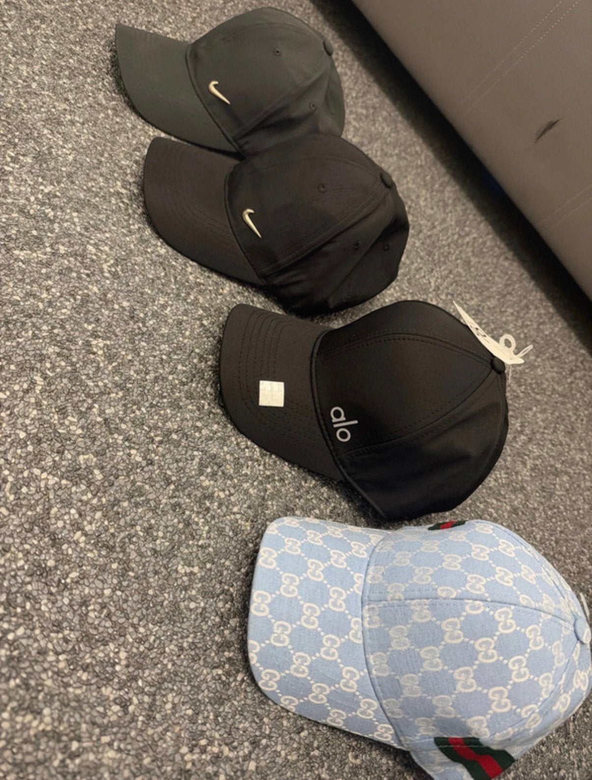 Gucci en Alo petten - Nieuwstaat, Ophalen of Verzenden, Nieuw, One size fits all, Pet