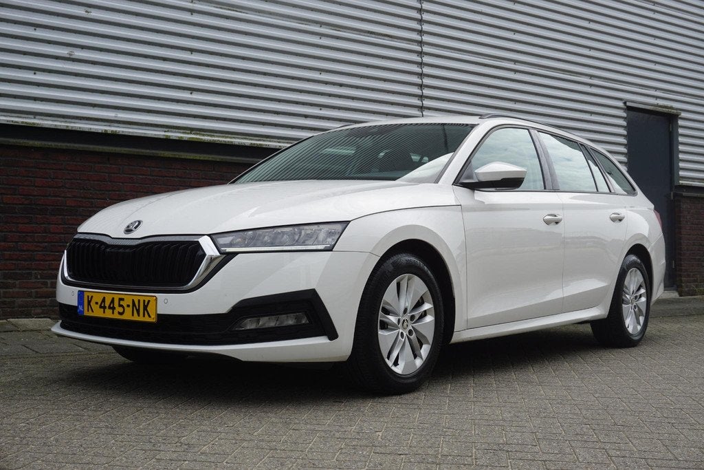 Skoda Octavia Combi 1.0 TSI Business|Dealeronderhouden|Trekh, Auto's, Skoda, Stof, Gebruikt, Wit, Origineel Nederlands
