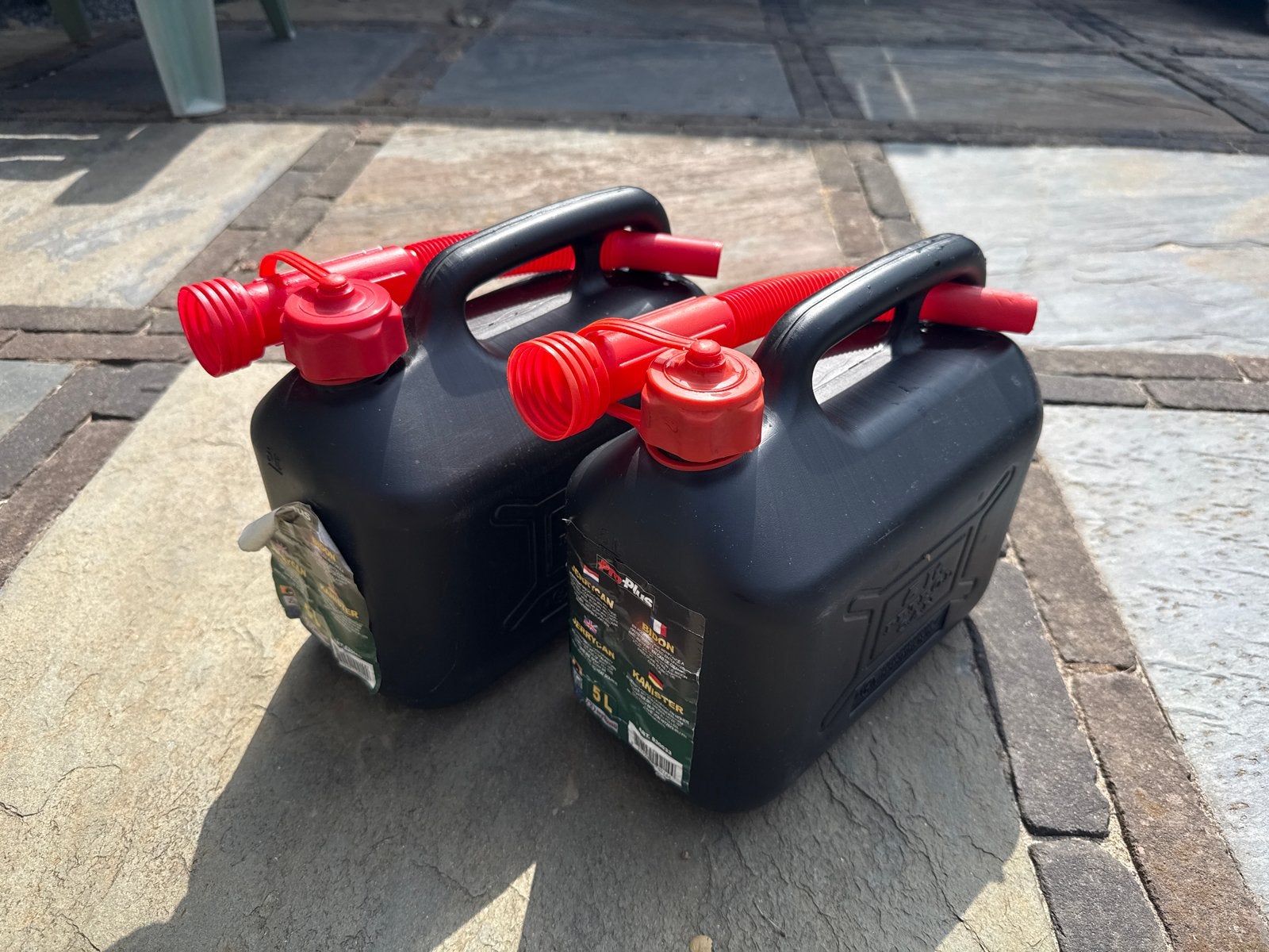 2x 5L Jerrycans met schenktuit - Zwart, Ophalen