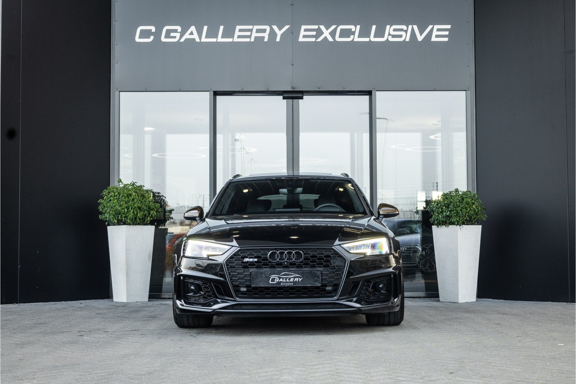 Audi RS4 Avant 2.9 TFSI quattro - Panorama | B&O | Massage |, Auto's, Audi, Automaat, 451 pk, Zwart, Vierwielaandrijving