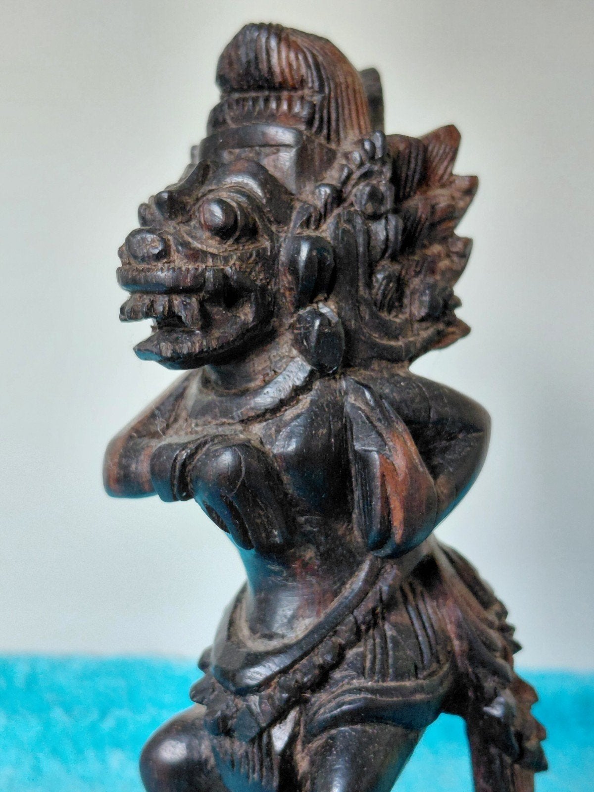 Prachtig gedetailleerd houten beeld van Hanuman, 15 cm, Antiek en Kunst, Ophalen of Verzenden