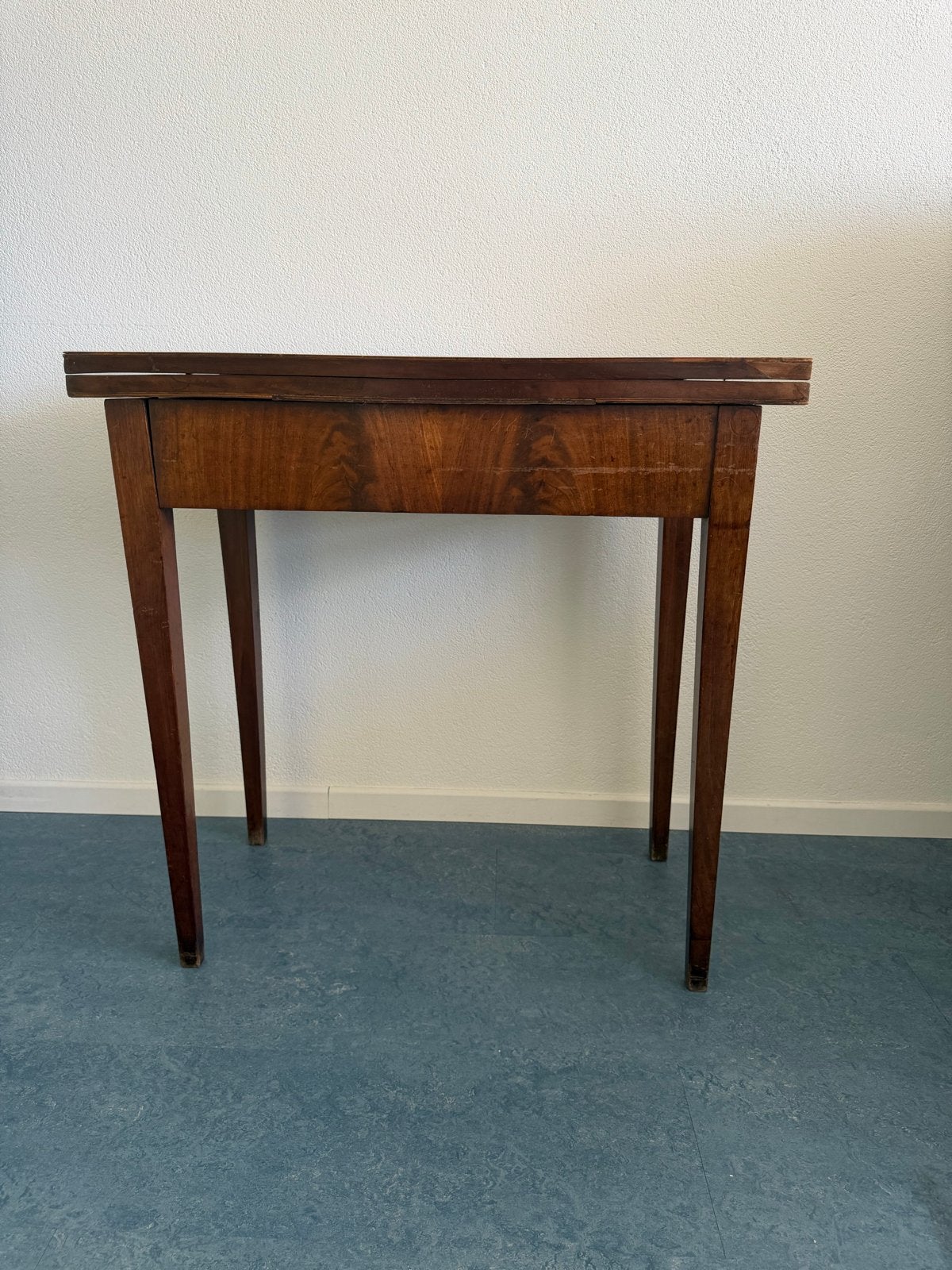 Mahonie gefineerd speeltafeltje / bijzettafel, Antiek en Kunst, Antiek | Meubels | Tafels, Ophalen