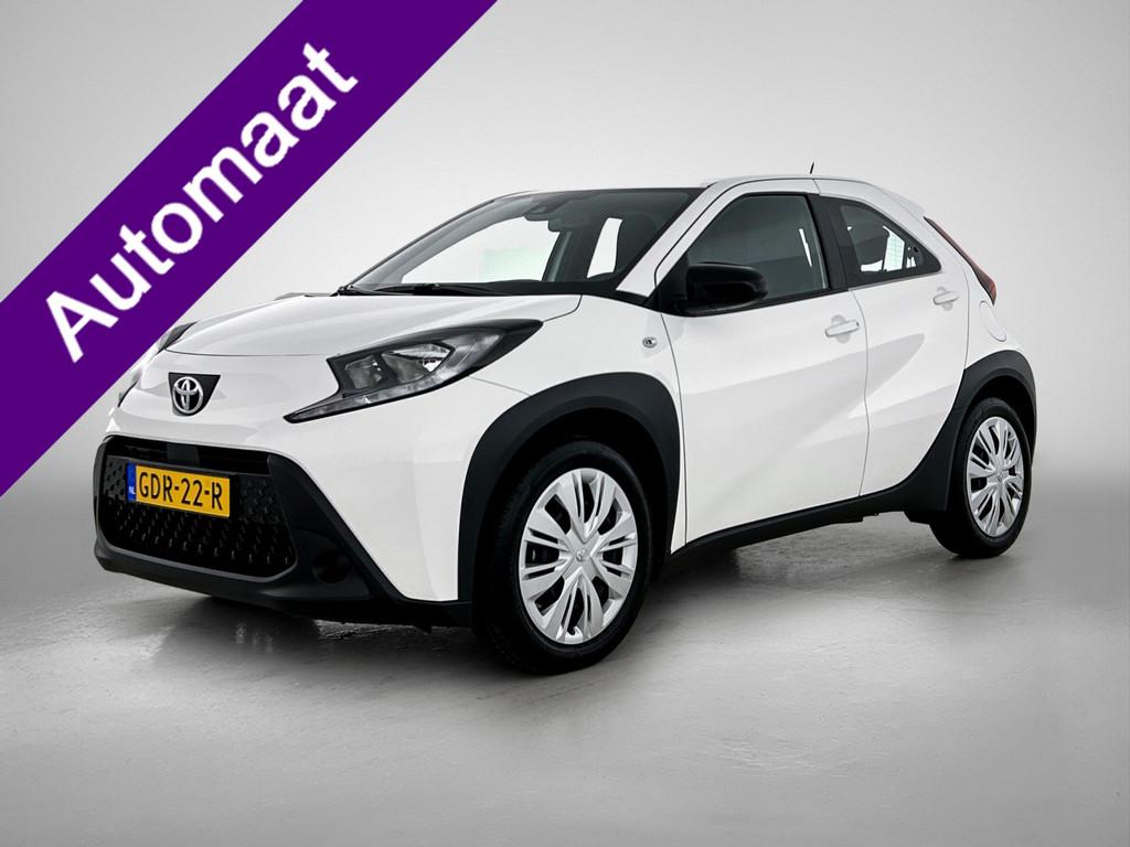 Toyota Aygo X 1.0 VVT-i S-CVT Play Direct leverbaar!, 12 maanden, Stof, Gebruikt, Euro 6
