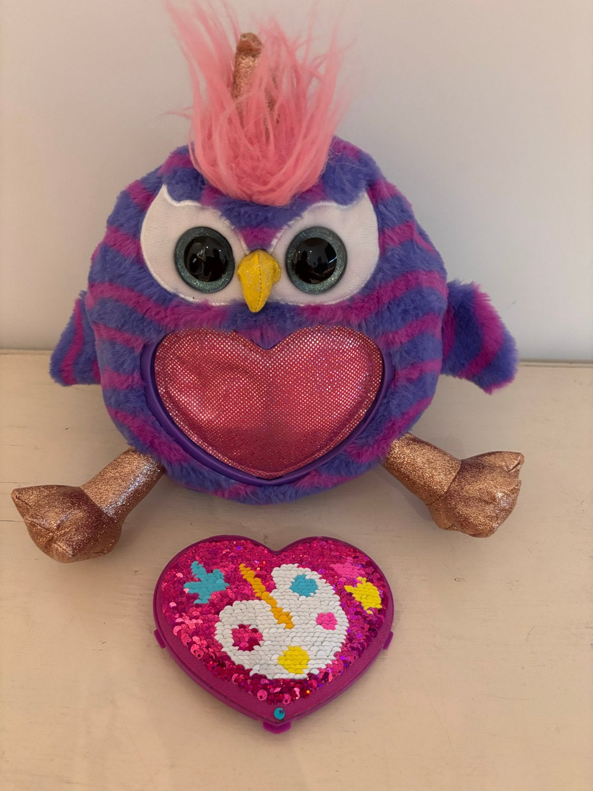 Schattige uil/pauw knuffel met glitter hart en roze kuif, Gebruikt, Overige merken, Overige karakters, Overige typen