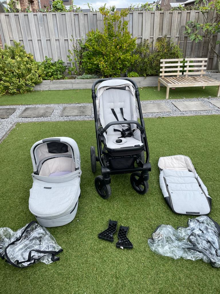Kinderwagen mutsy nio met wieg en regenhoes, Gebruikt, Ophalen of Verzenden, Combiwagen, Met reiswieg