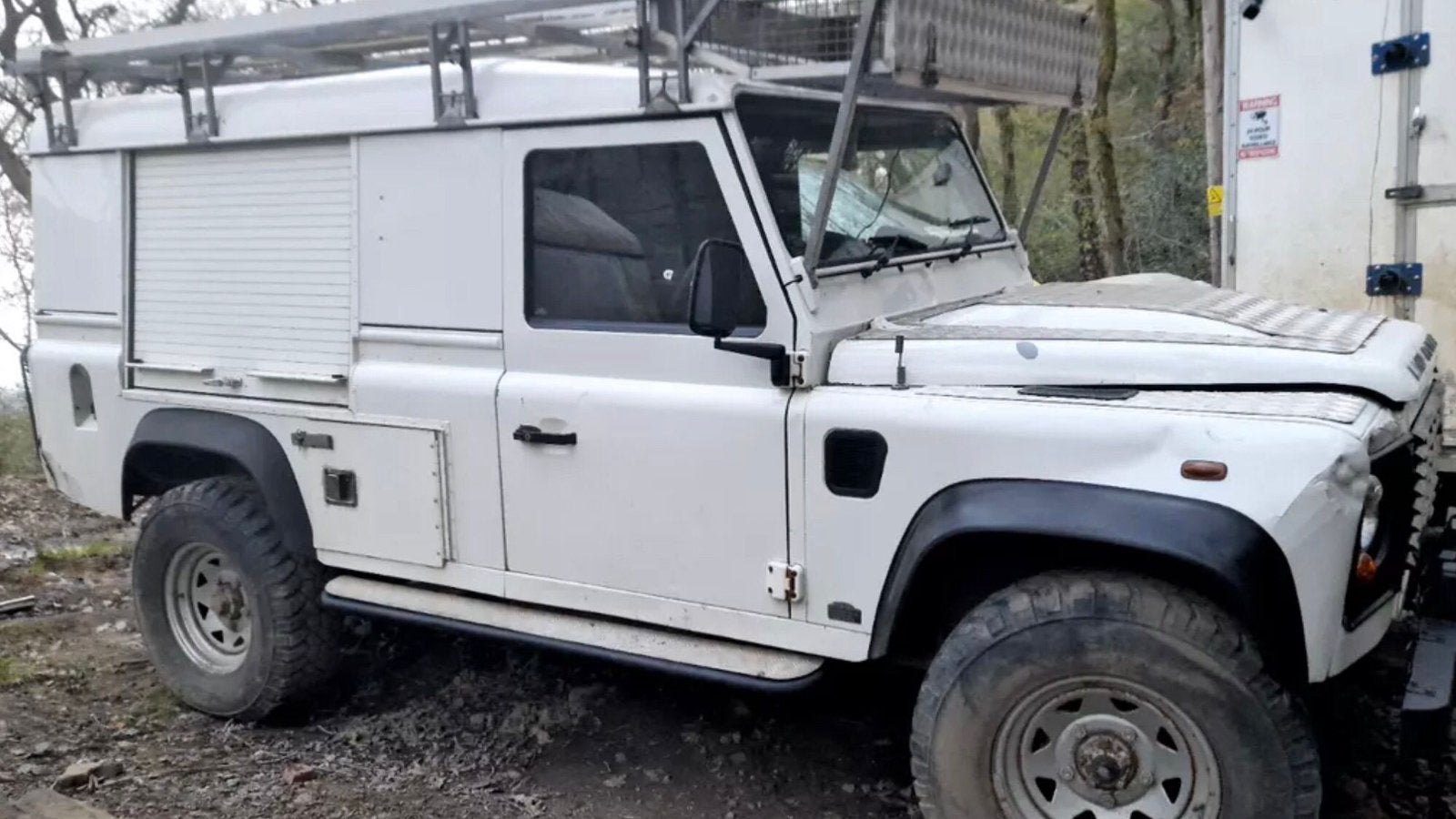 Land Rover defender roof and roof rack plus more, Ophalen, Gereviseerd, Land Rover