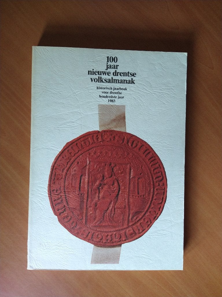 100 Jaar Nieuwe drentse volksalmanak. 1983, Boeken, Ophalen of Verzenden, Zo goed als nieuw