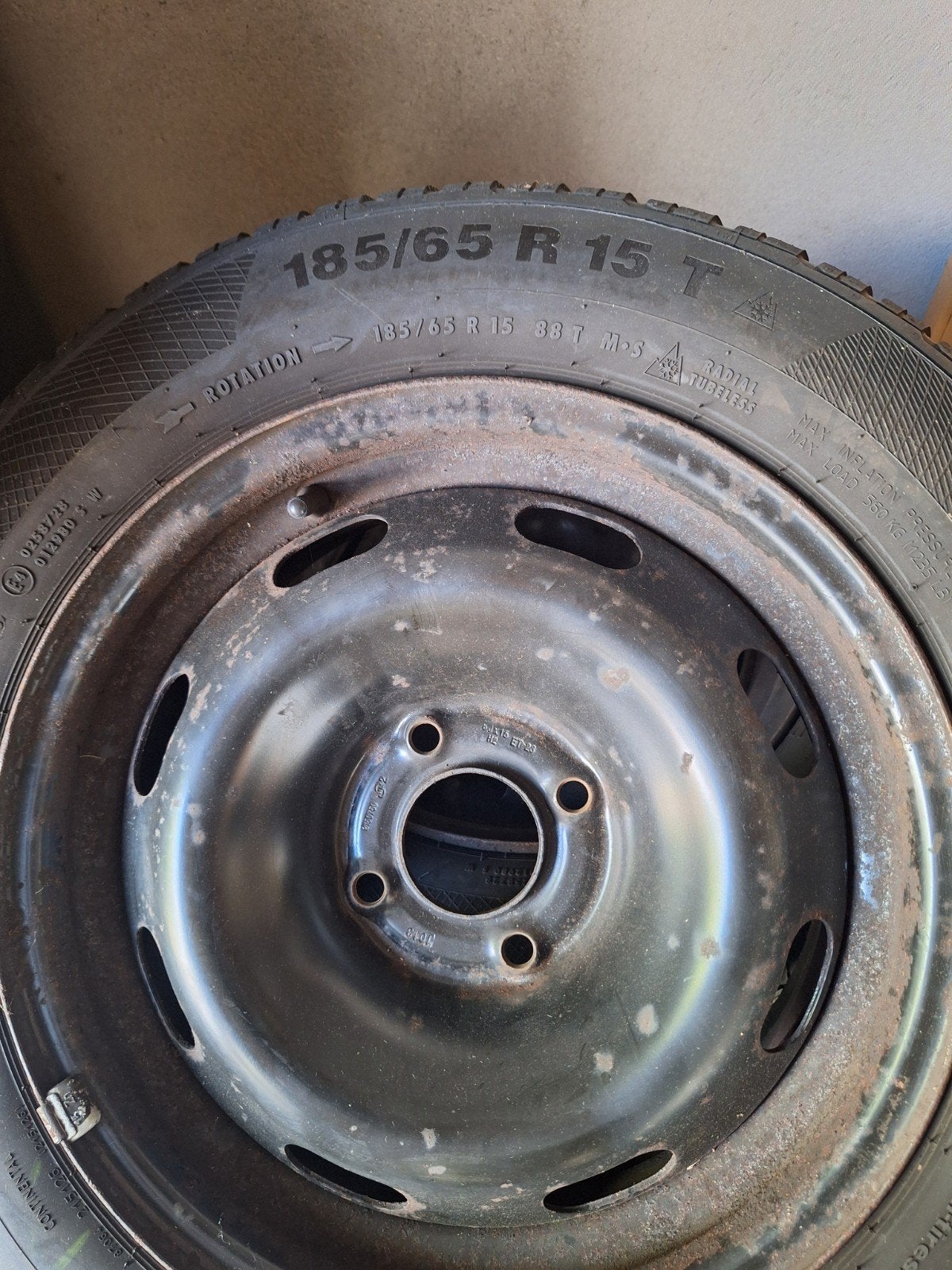 Winterbanden C3 met wieldoppen - 185/65 R15 T, Ophalen of Verzenden, Gebruikt