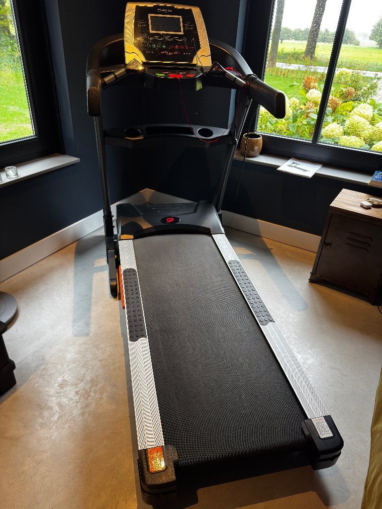 Degelijke Focus loopband met hellingshoek. Tot 150 kg. 100%, Ophalen, Zo goed als nieuw, Metaal, Loopband