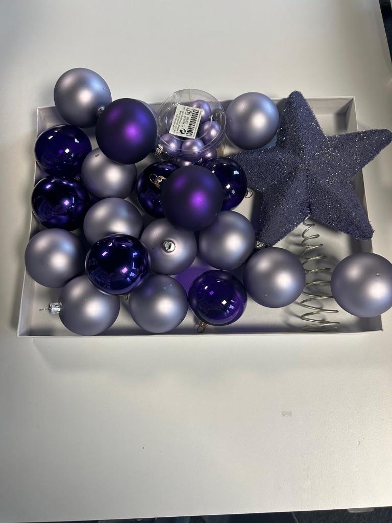 Kerstballen en -ster paars, GRATIS af te halen in Breda, Diversen, Kerst, Ophalen, Zo goed als nieuw