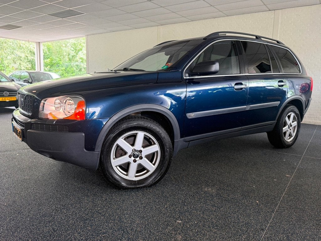 Volvo XC90 2.5 T | 7 Persoons | Carplay | Leder | Trekhaak |, Gebruikt, Blauw, 7 stoelen, 2521 cc