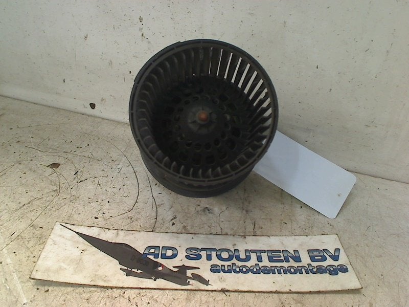 Kachel Ventilatormotor Renault Clio IV (5R) 2013 T1029527S, Gebruikt, Renault Deutschland AG, Dialog.deutschland@renault.de, Peter-Huppertz-Straße 5, Köln 51063, , Duitsland