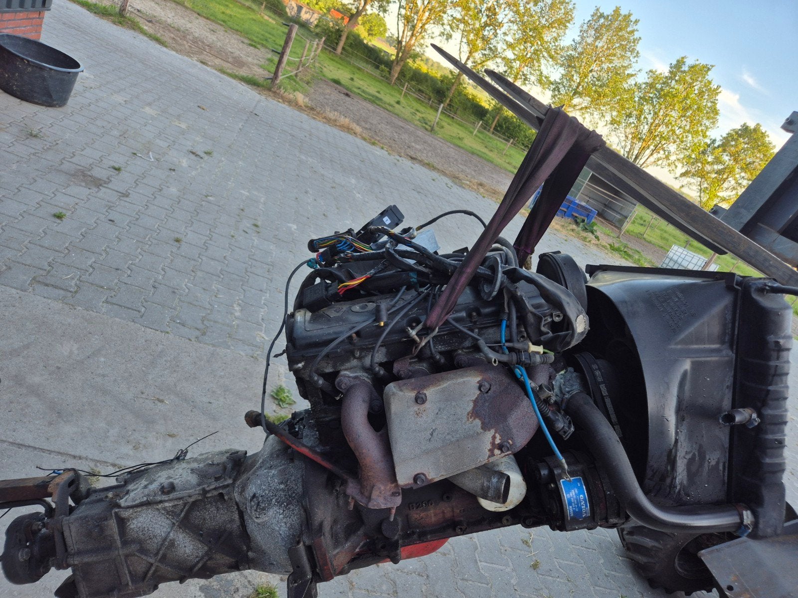 Tekoop b200f volvo 240/244/245 evt met m47 handbak, Ophalen, Volvo