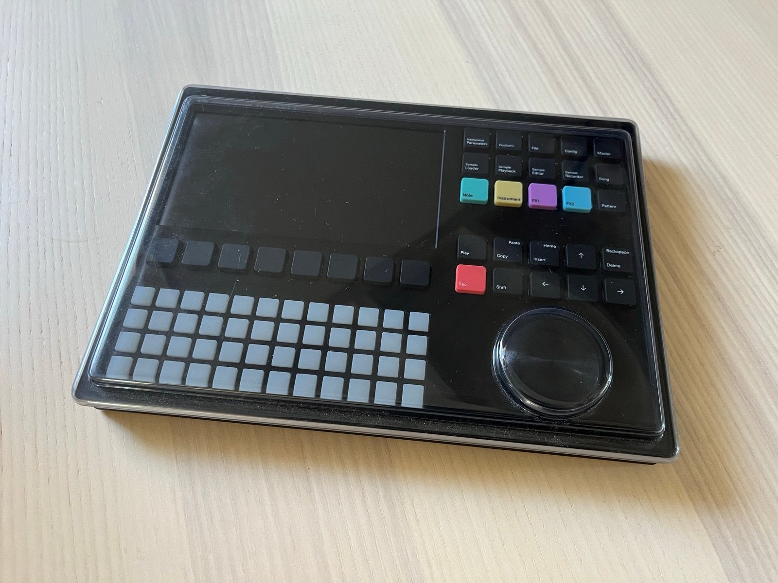 Polyend Tracker+ met stofkap, Muziek en Instrumenten, Ophalen of Verzenden, Zo goed als nieuw