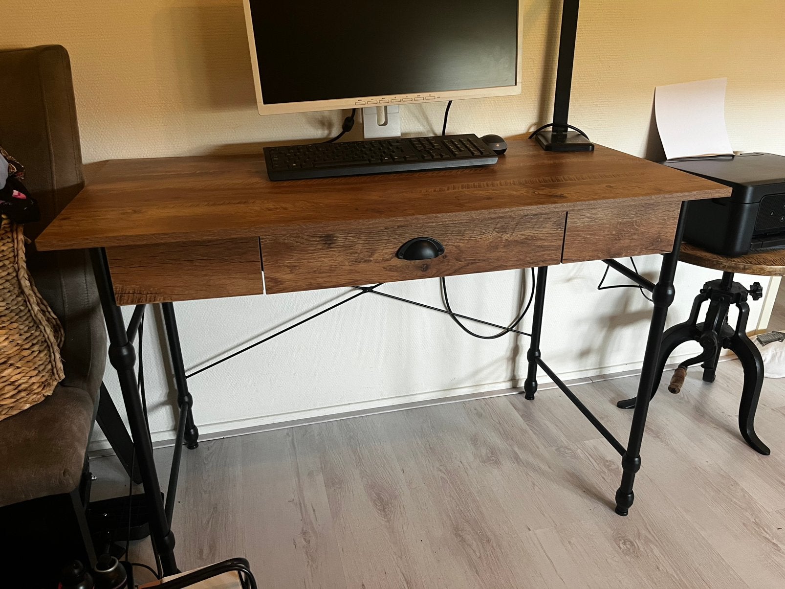 Industrieel bureau met stoel(velvet) - Zo goed als nieuw, Huis en Inrichting, Bureaus, Ophalen, Bruin, Zo goed als nieuw, Industrieel