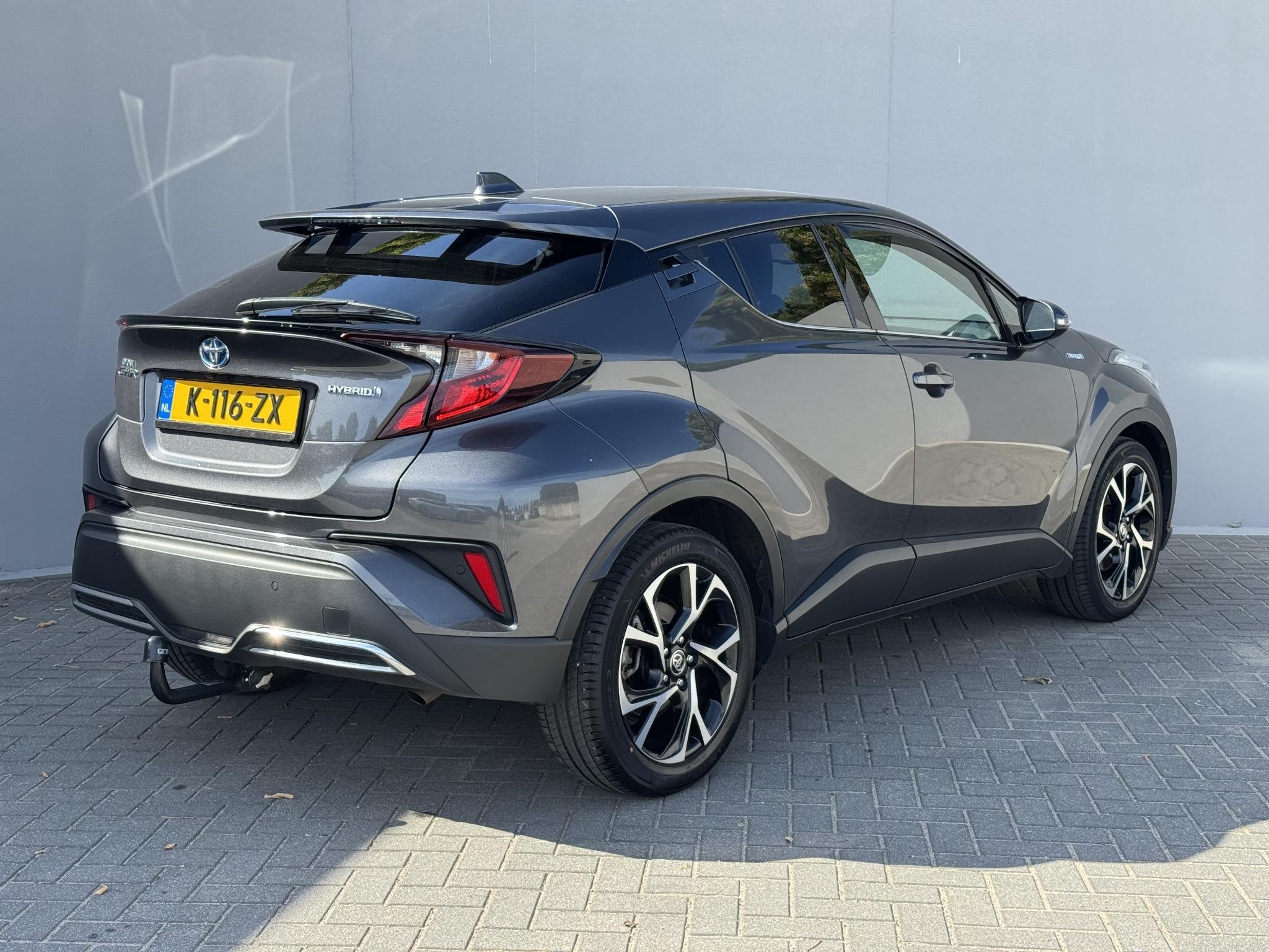 Toyota C-HR 2.0 Hybrid Executive / Trekhaak Afneembaar / App, Auto's, Euro 6, 4 cilinders, Bedrijf, Hybride Elektrisch/Benzine