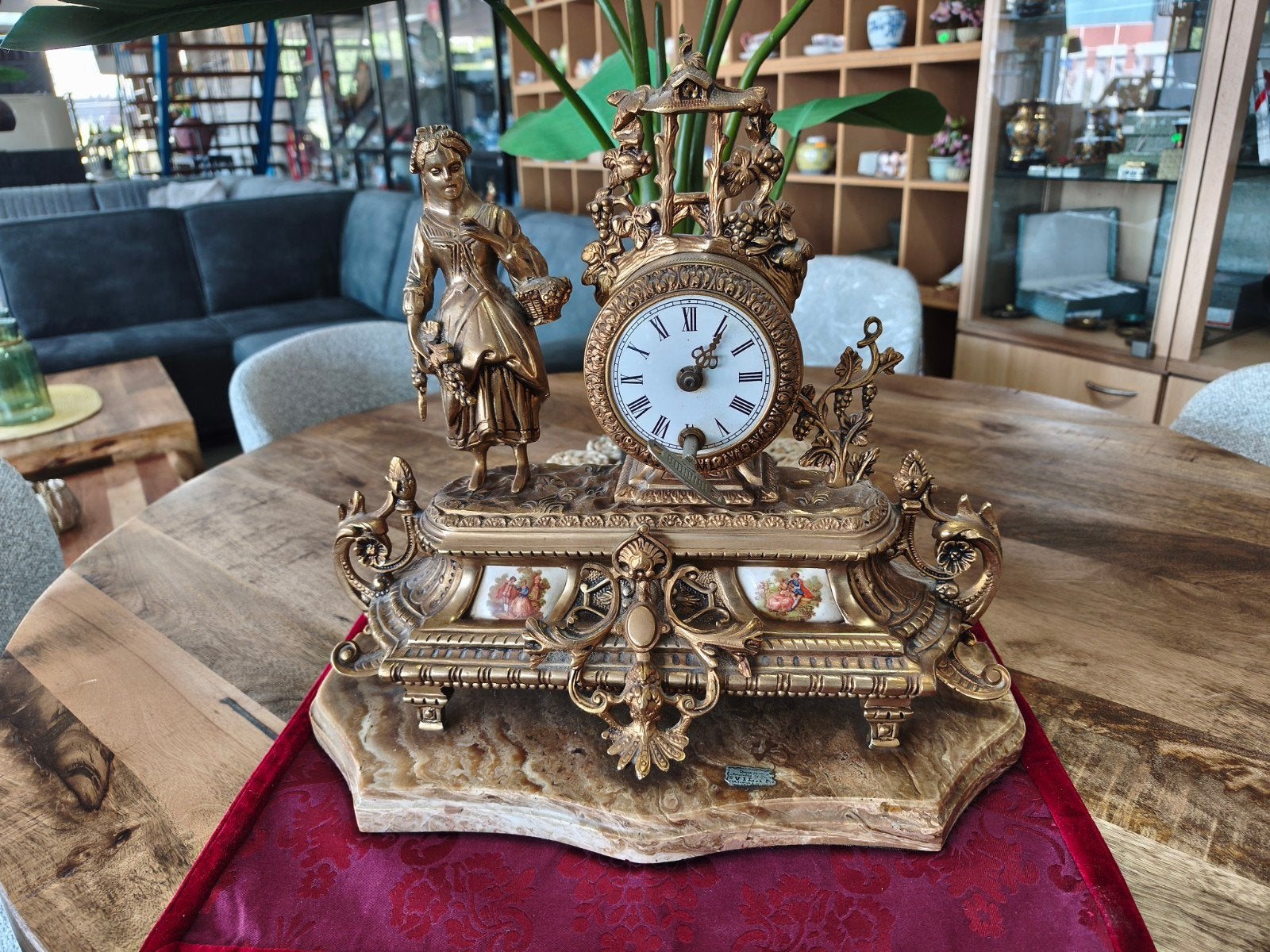 Klassieke Messing Pendule op Stenen Voet – Schouwklok, Ophalen of Verzenden