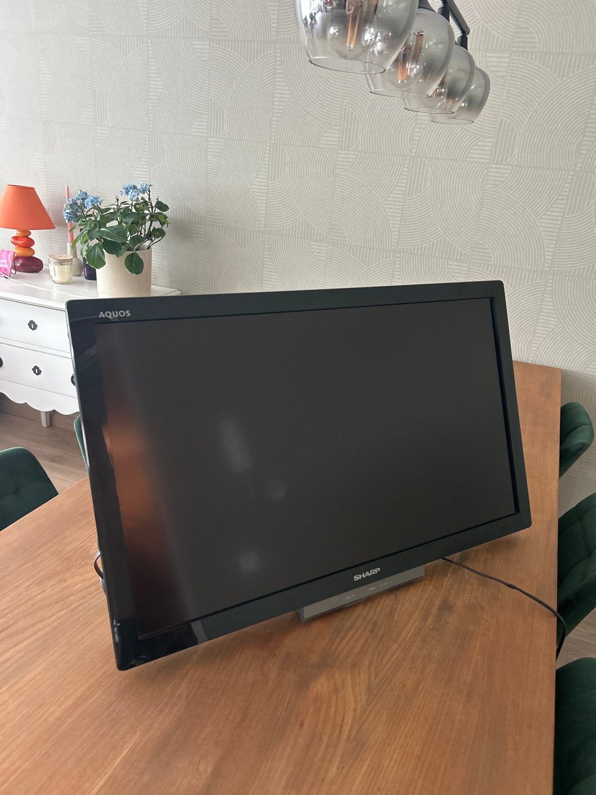 Sharp Aquos TV met muurbeugel, Audio, Tv en Foto, Televisies, Ophalen of Verzenden, Gebruikt, 60 tot 80 cm, Sharp