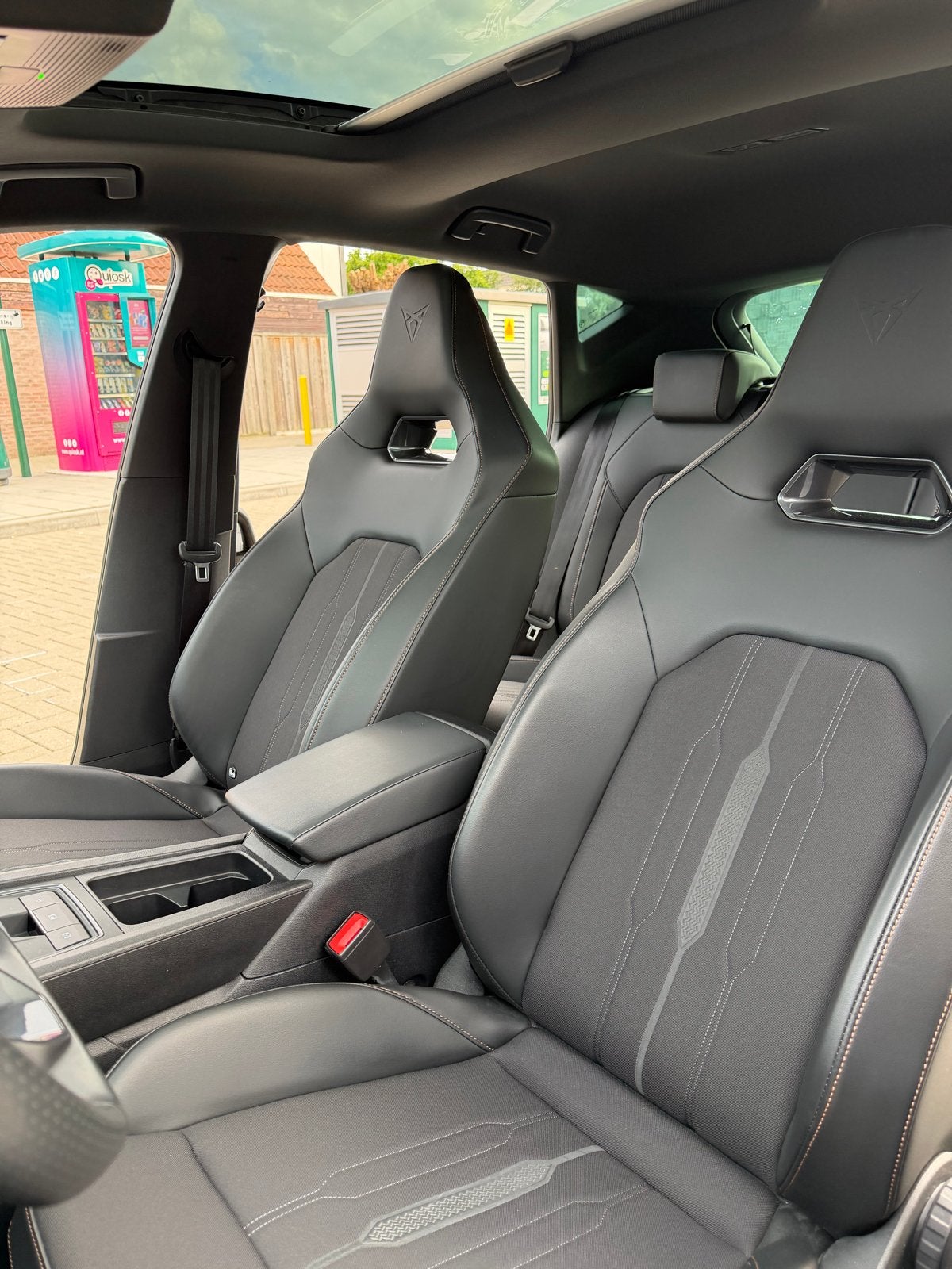 Cupra Leon 1.4 E-hybrid 245pk Dsg-6 2022 Wit Full option, 77 km/l, 4 cilinders, Leon, Wit