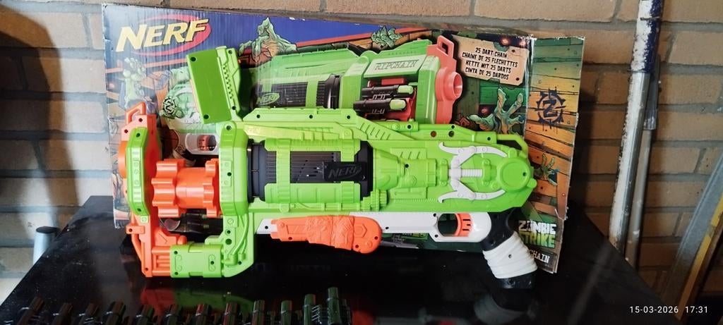 Nerf Zombie Strike Ripchain Blaster met doos (zonder darts), Kinderen en Baby's, Speelgoed | Buiten | Actiespeelgoed, Gebruikt