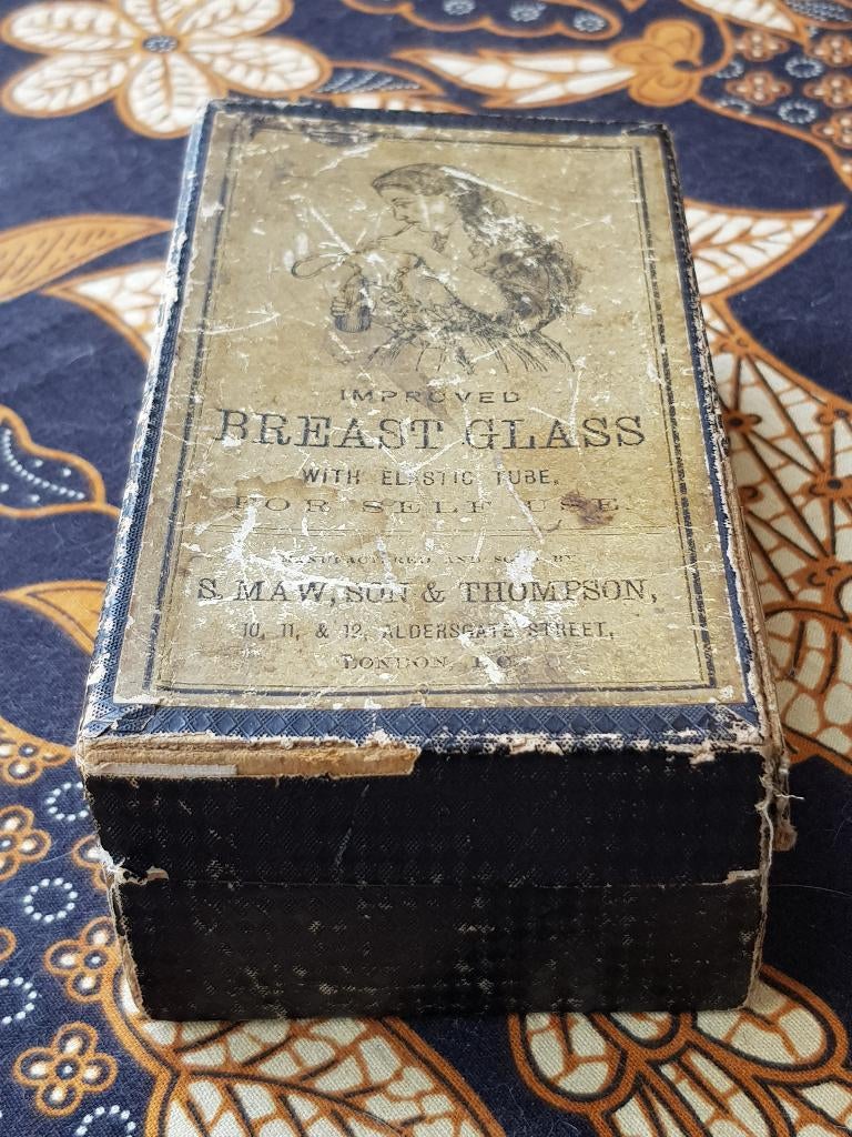 Antiek kolfglas breast glass uit Engeland in de doos 14,5 cm, Antiek en Kunst, Ophalen of Verzenden