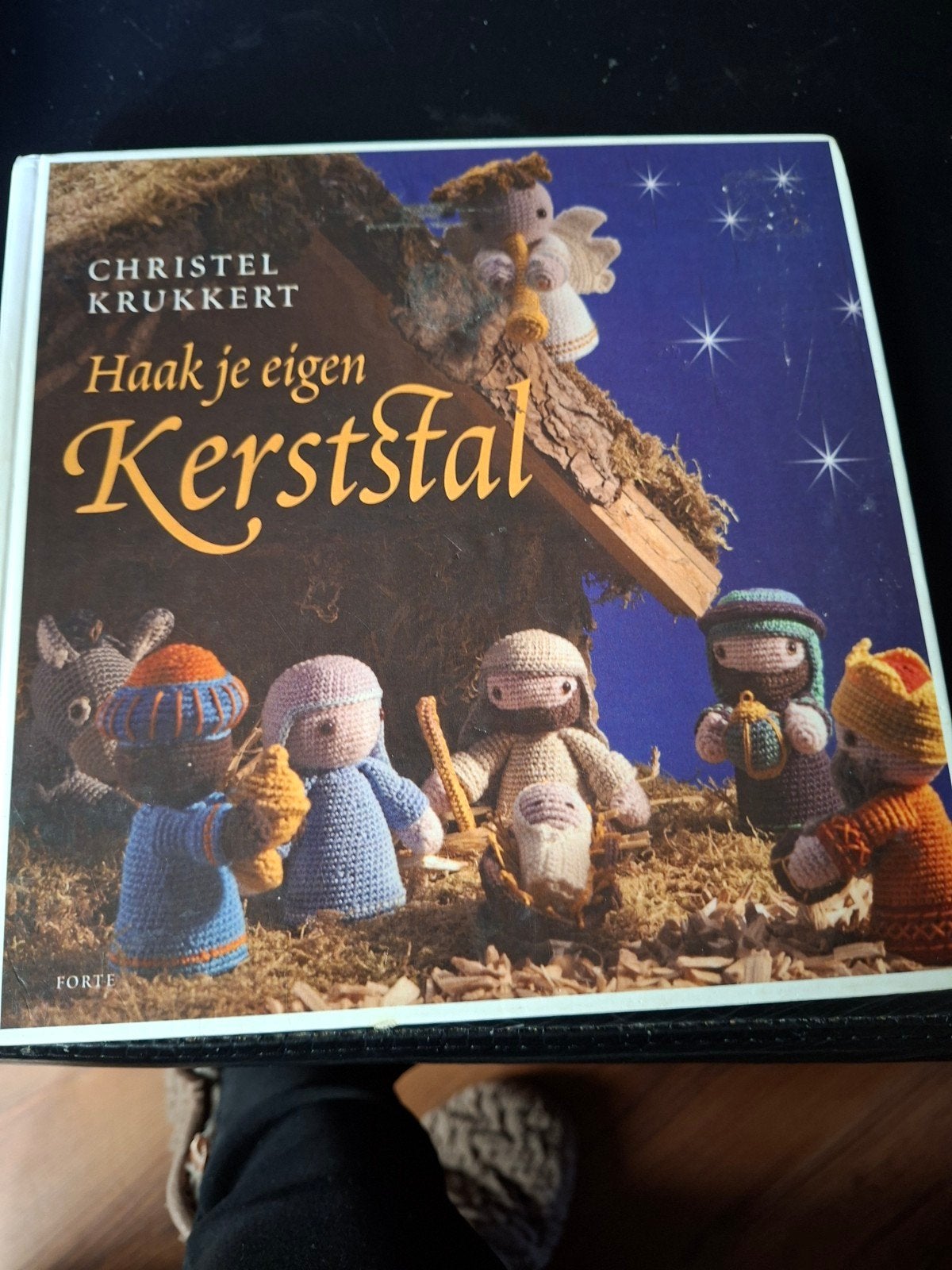 Haak je eigen Kerststal - Christel Krukkert, Ophalen of Verzenden, Zo goed als nieuw, Haken, Patroon of Boek