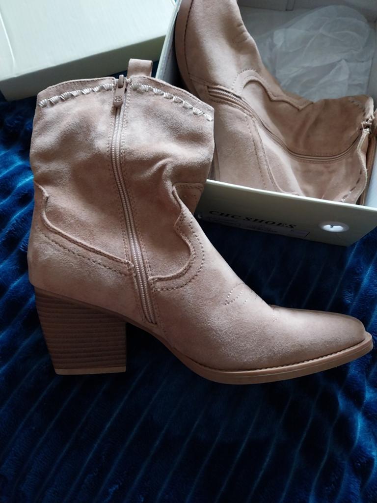 Nieuwe beige cowboylaarzen maat 41, Kleding | Dames, Schoenen, CHC Shoes, Beige, Lage of Enkellaarzen, Nieuw