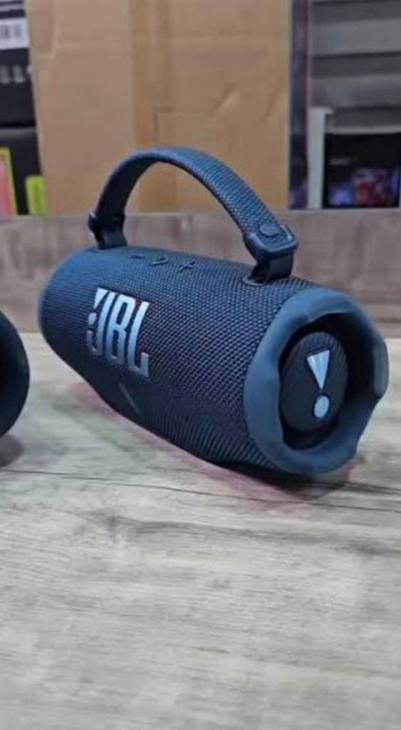 Jbl charge 6, JBL, Overige typen, Ophalen of Verzenden, Zo goed als nieuw