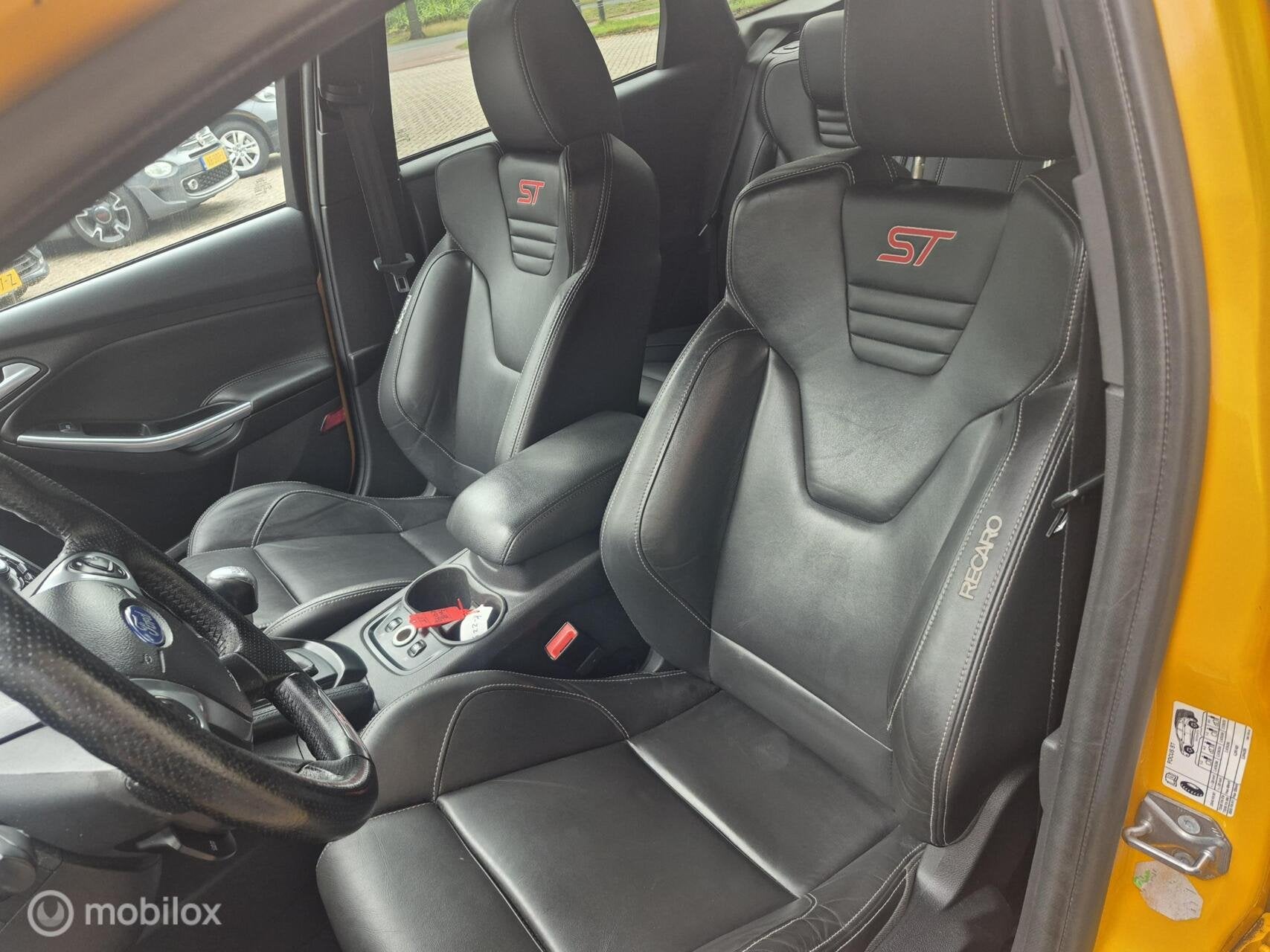 Ford Focus Wagon 2.0 EcoBoost ST-3|Leder|Xenon|Camera|Mooi!, Auto's, Ford, Euro 5, Zwart, 4 cilinders, Handgeschakeld
