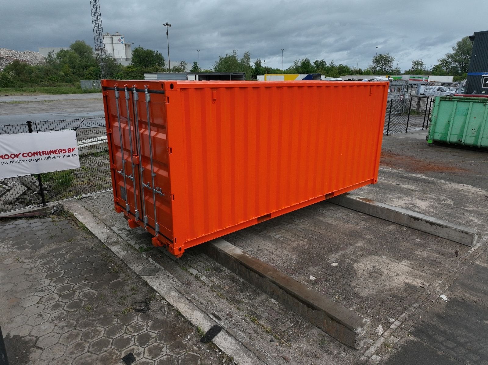 VERNOOY ZEECONTAINER MET SLEDE, Dave Vernooij, Dave@vernooy.nl, Kellensedwarsweg 9
4004 JC  Tiel, NL