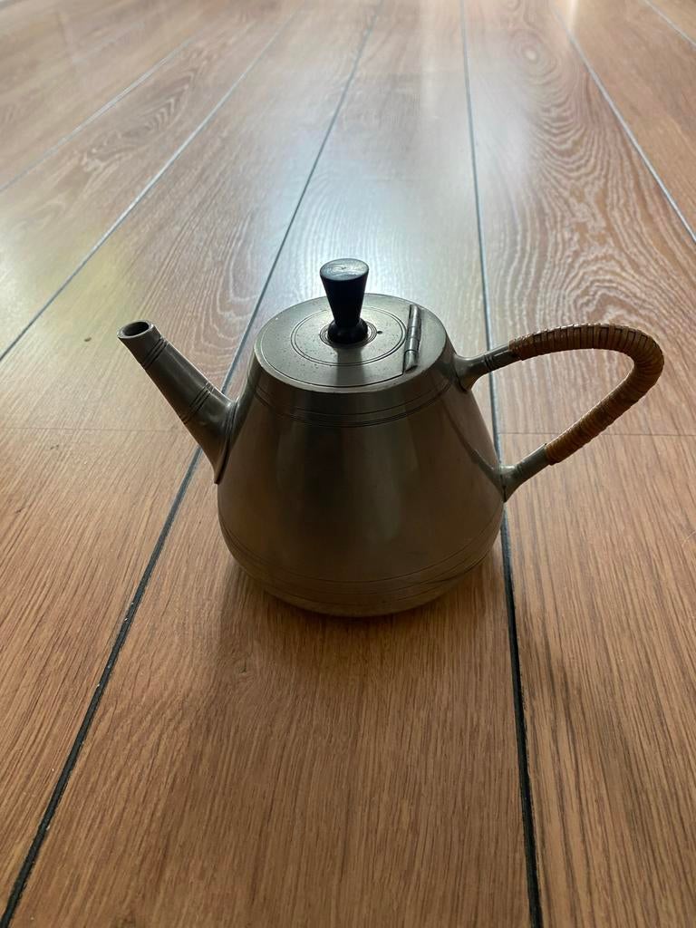 Vintage Tinnen Theepot met Riet Handvat - C. Kurz & Co. Tiel, Antiek en Kunst, Antiek | Tin, Ophalen of Verzenden