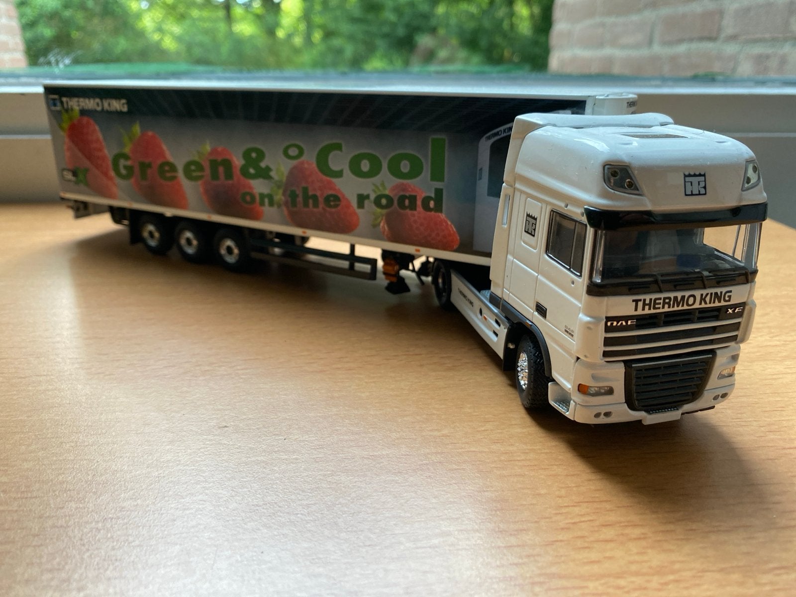 DAF XF Thermo King vrachtwagen model met trailer, Ophalen of Verzenden, Zo goed als nieuw, Tekno