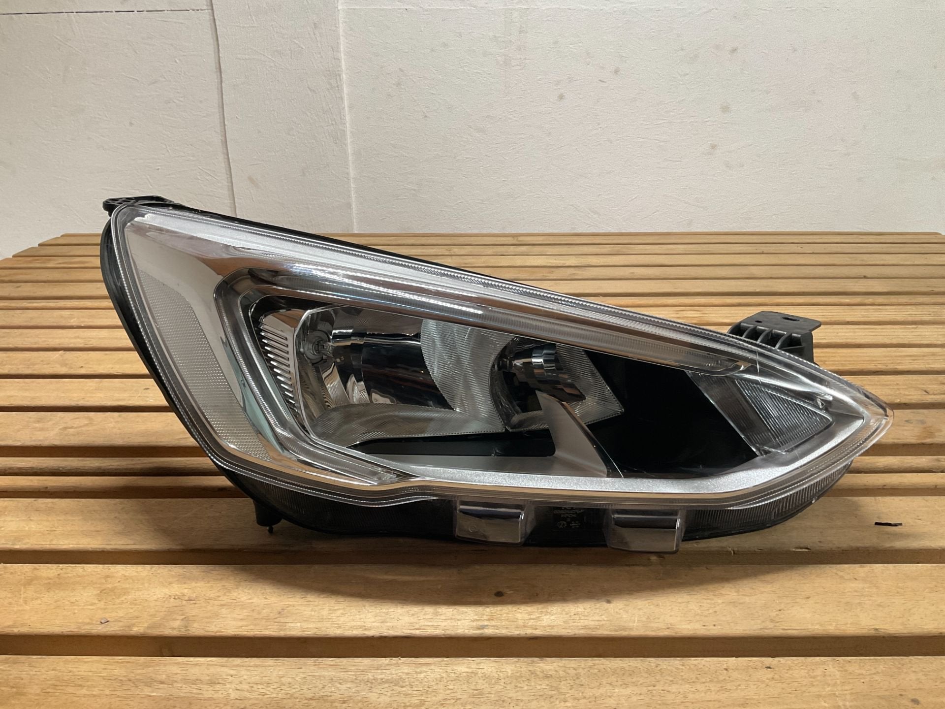 Koplamp Ford Focus (MK4) JX7B13W029AE Rechts 17-21 b5-548, Gebruikt, Info@ford.com, Ophalen of Verzenden, Ford