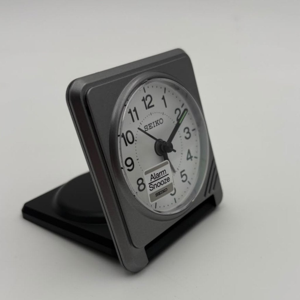 Seiko rechthoekige grijze reiswekker quartz-uurwerk - Nieuw, Seiko, Zo goed als nieuw, Support@seiko.com, 5-11, Akasaka 2-chome
Minato-ku, Tokyo 107-0052
Japan