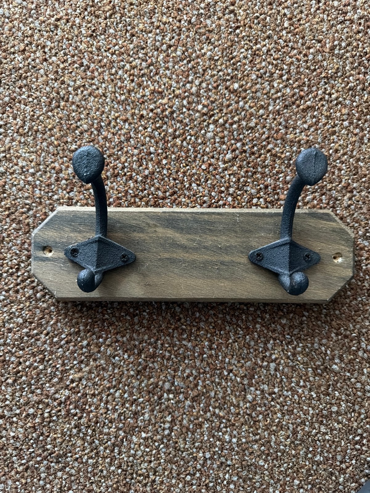 Houten kapstok met 2 ijzeren haken - Home Accents, Huis en Inrichting, Gebruikt, Wandhaken, Ophalen of Verzenden, Minder dan 100 cm